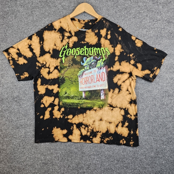 Goosebumps‎ Tie-Dye Horrorland T-Shirt - Black and Orange - Picture 1 of 3
